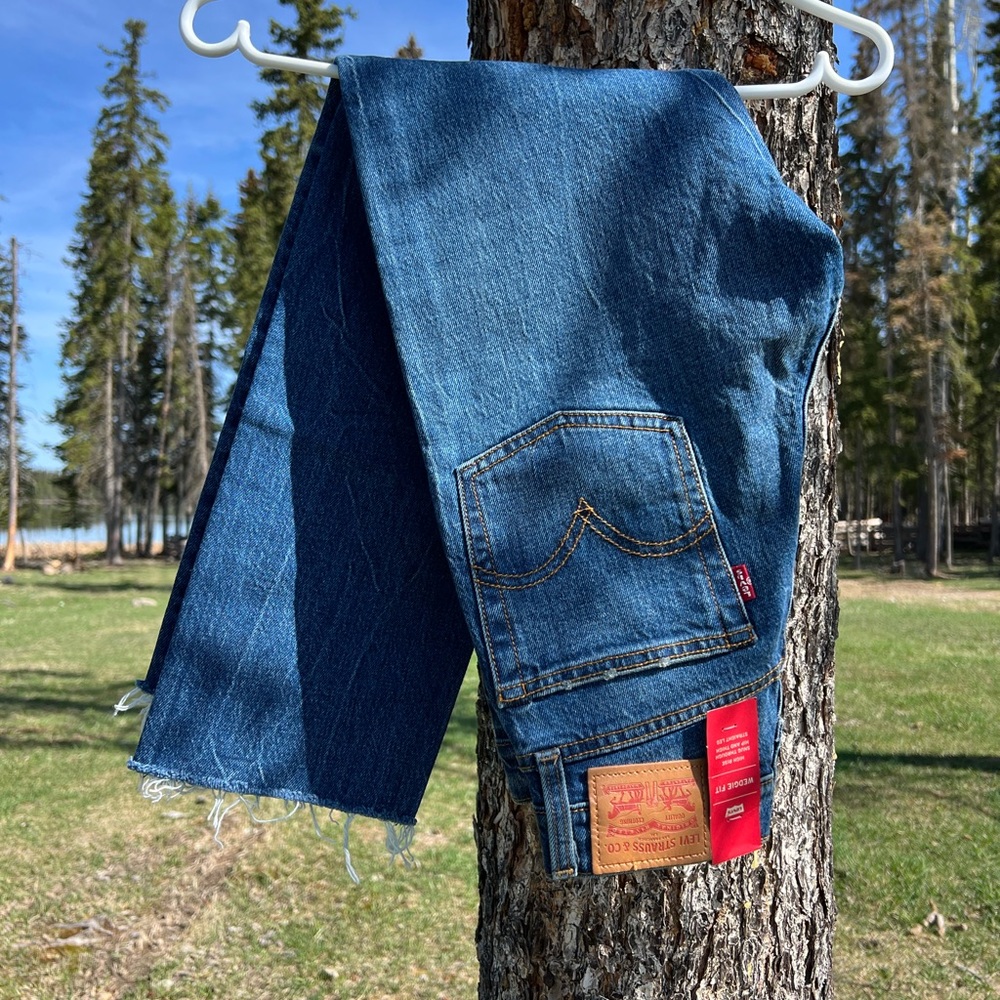 NWT Levi’s Wedgie Straight jeans- 24 - Picture 1 of 14